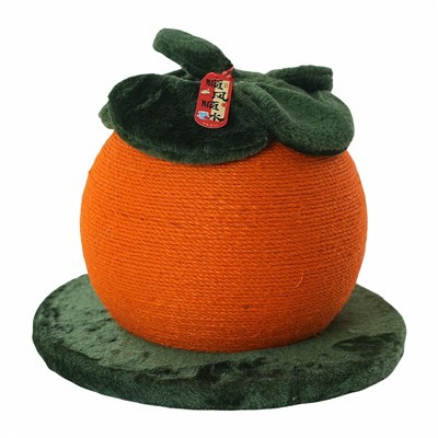 Trvanlivý strom mačky s sisalovým lanom